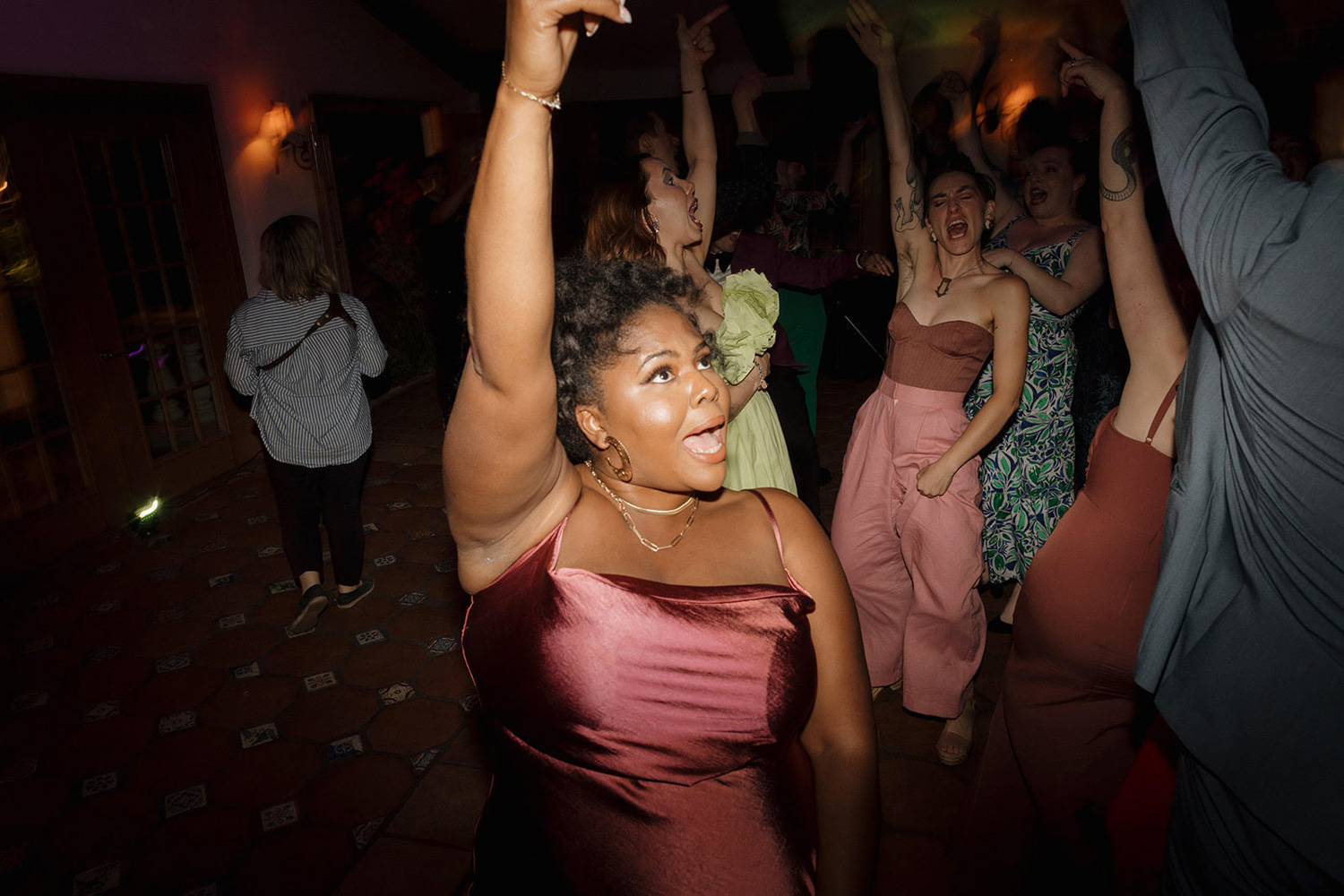 TIPS ON HOW TO SELECT THE BEST LOS ANGELES WEDDING DJ